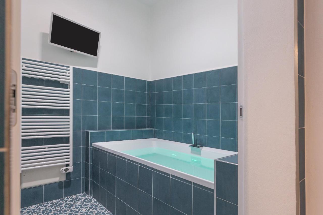 Filia Solis - Old Town Suites & Spa 브린디시 외부 사진